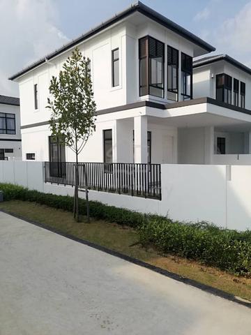 Double Storey Terrace, Graham Garden, Puncak Alam, Selangor. 1