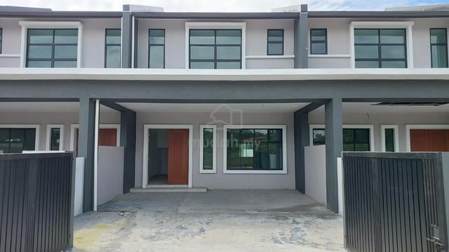 Double Storey Terrace at Taman Sedia, Moyan, Kuching 1