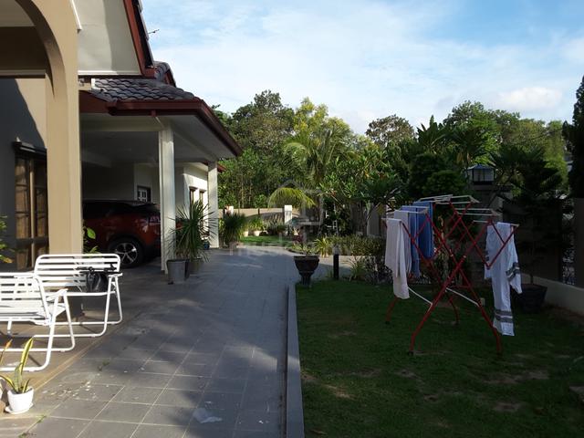 Banglo 2 tingkat di Banang Golf Resort Batu Pahat untuk dijual segera. 4