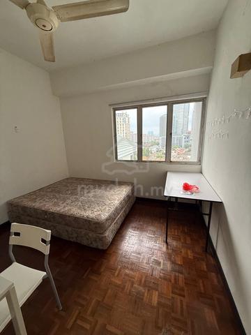 middle room at female unit Tiara kelana Condominium 1