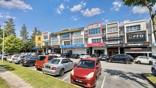 Fully Renovated 3 Storey Shoplot TTDI Grove Kajang 1