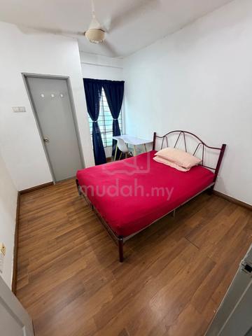 Seri Puteri Condominium - medium room for male 1