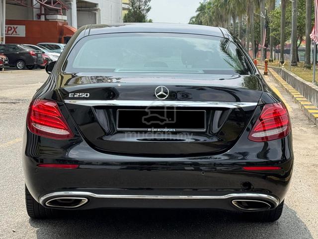 2017 Mercedes Benz E250 2.0 AVANTGARDE ROOF W213 - 4