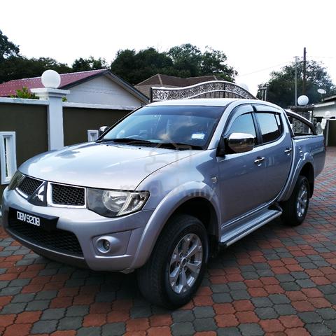 2011 Mitsubishi TRITON 2.5 RA KB4TGJRXZR FACELIFT - 1