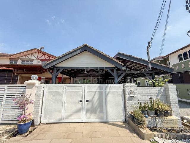 CHEAPEST RENOVATED‼️END LOT Double Storey Taman Putra Perdana Puchong 1