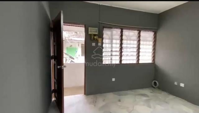 Taman Pinggiran Batu Caves Flat 1