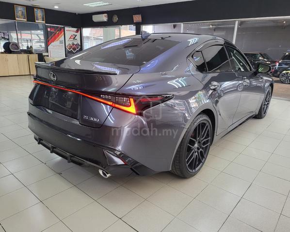 2023 Lexus IS300 2.0 F-SPORT MODE BLACK III S/ROOF - 2