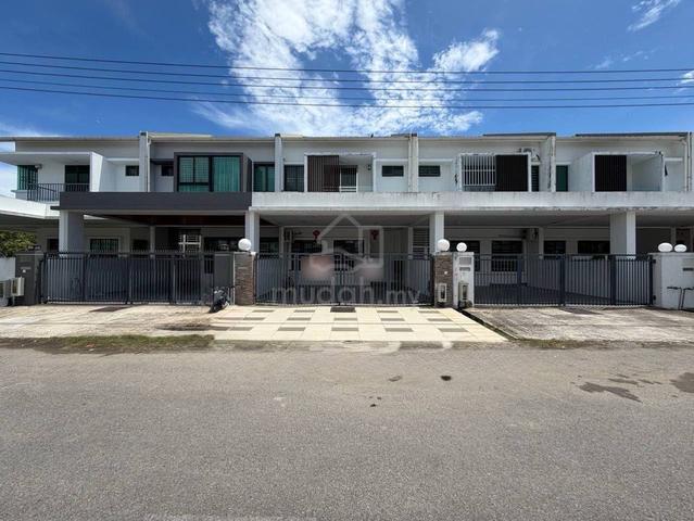 Double Storey Intermediate House for Sale at Senadin Miri 1