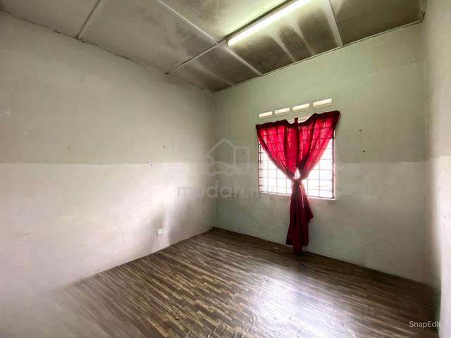 Teres 2 tingkat kos sederhana rendah, Taman Flora Jaya, Batu Pahat 5