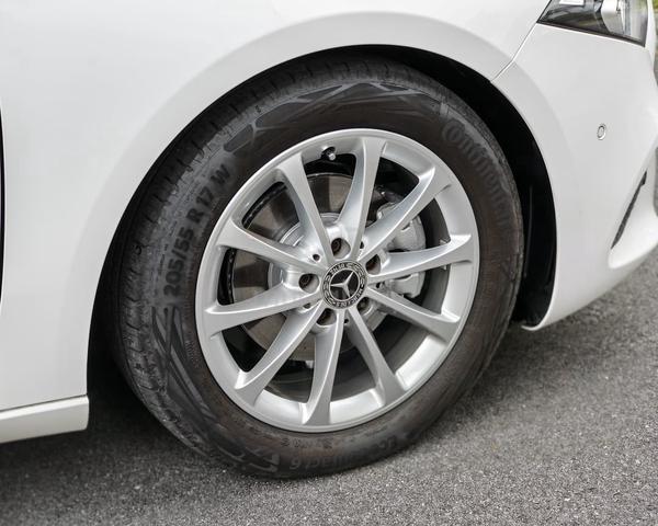 LOADED 2023 Mercedes Benz A180 1.3 TURBO PREMIUM - 5
