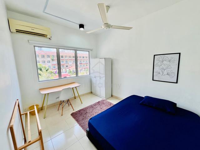 Medium Room SuriaMas Condo Bandar Sunway Subang Jaya for Rent 1