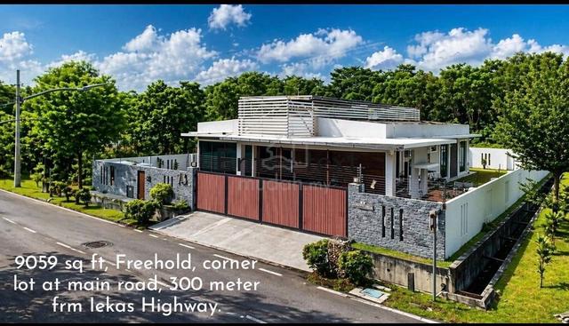 Luxury Resort Style Bungalow with Private Pool @ PJ Perdana Seremban 1
