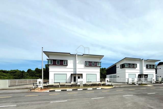 DOUBLE STOREY SEMI DETACHED WAREHOUSE FOR RENT At SARAWAK KUCHING 1