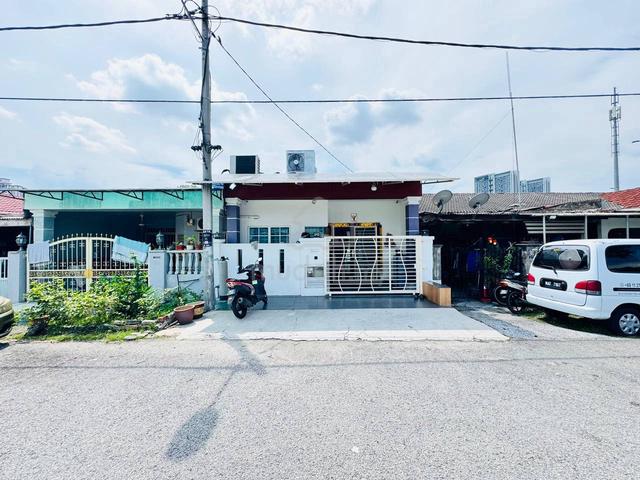 RENOVATED+EXTENDED🚀  Storey Terrace @ Taman Mawar, Puchong 1