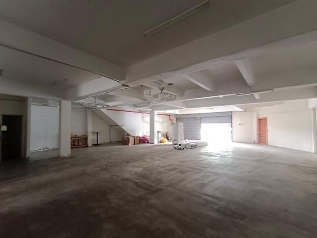 [CORNER LOT] Taman Merdeka Shoplot near Taman Malim Jaya Cheng 1