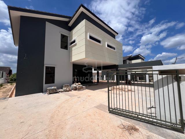 Somerset Double Storey Bungalow "Corner" 1