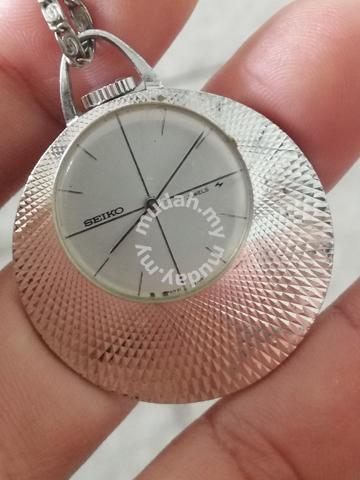 Seiko pendant Necklace Watch not Seiko chronograph, Antik, Jam & Perhiasan  di Carousell