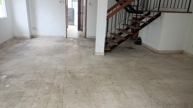 Teres Dua Tingkat Refurbished Taman Sri Putra Banting 1