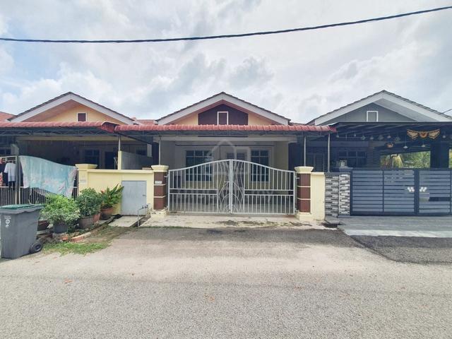(Open Facing) Single Storeg Terrace Taman Merbau Lestari Jasin, Melaka 1