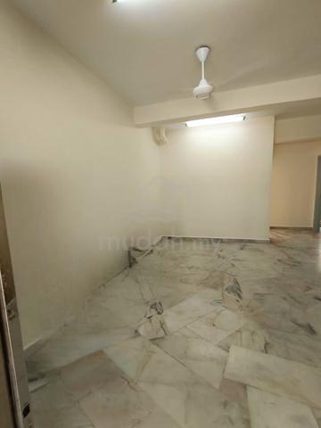 Newly Refurbished HOUSE FOR RENT @ BK 4,Puchong 1
