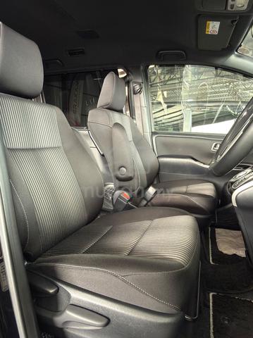 2020 Toyota Voxy Kirameki 2 Low Mileage - 5