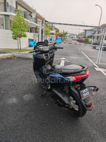 Yamaha NMAX V2 2023 like new Direct owner - photo 7 of 8