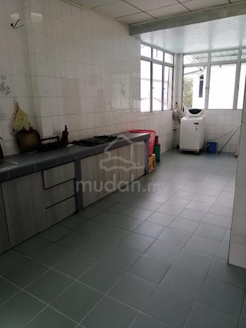 Master room attached bath near hospital QE1 n QE2 for rent 3
