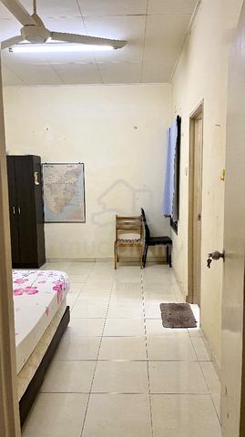 Bilik Single Attached bathroom S2 1