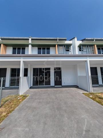 Double Storey house For Rent /Sale @Alura, Bandar Bukit Raja 1