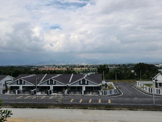 LAHAT @ IPOH / 1 Storey Terrace House / 22x80 / Facing Field / New! 1