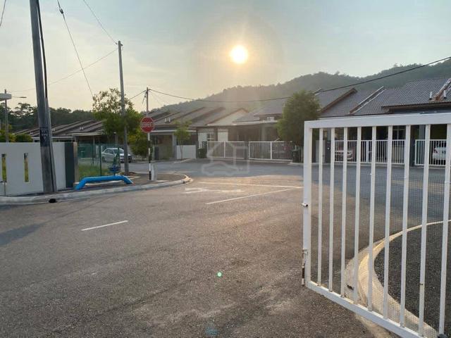 CORNER LOT Teres setingkat Taman Universiti Bestari, Bedong 1