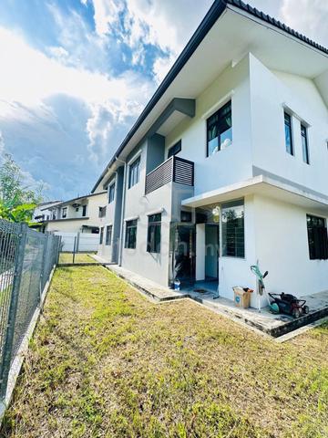 Full Renovated Nusa idaman Semi D Corner 2.5 Storey Near Horizon Hills 1
