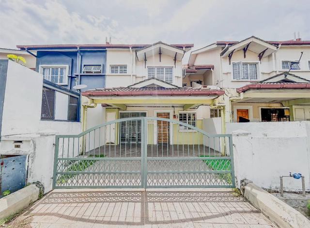 Double Storey Terrace Kota Puteri Seksyen 5, Batu Arang Rawang 1