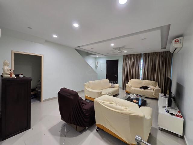 Renovated 2 Storey 20X70 Freehold @ SEMENYIH HILL PARK 3 1