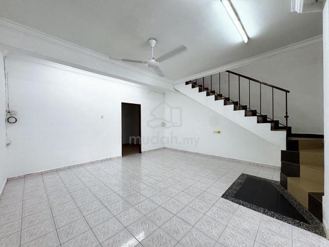 Taman Muhibbah Saleng Kulai Double Storey house for Sale/Renovated 1