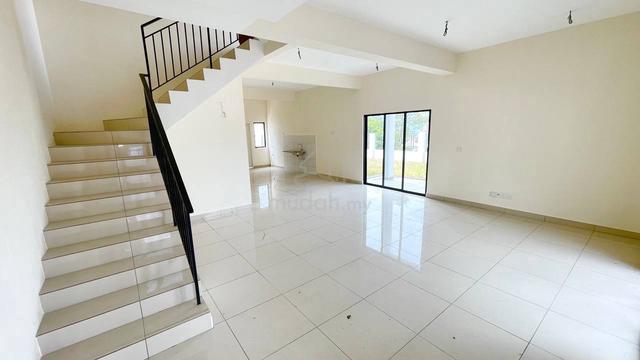 CORNER LOT 3 Storey Superlink Nassim Heights Taman Ukay Bistari Ampang 1