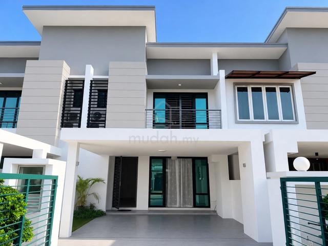 RENOVATED Double Storey House Zircona Alam Impian 1