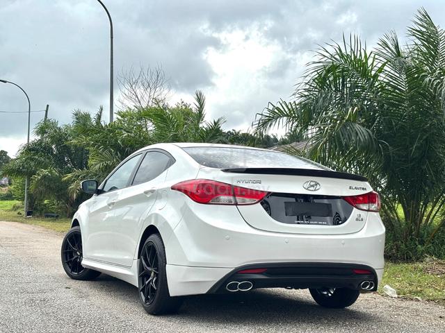 2014 Hyundai Elantra 1.8 / Good Condition - 4