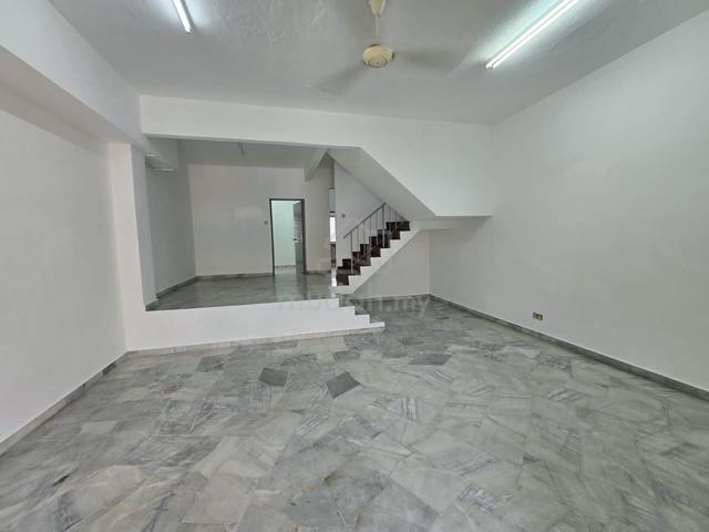 Newly Painted 20X65 2 Storey @ SERDANG RAYA nr SERDANG RAYA UTARA MRT 1