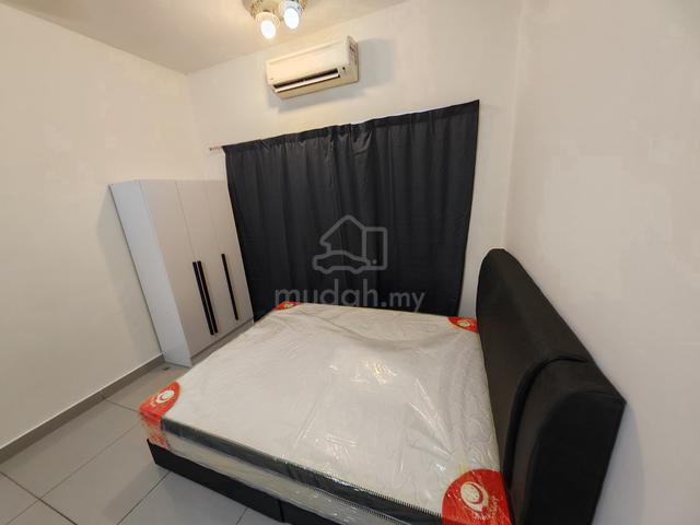 Medium room for rent at Oug parklane 1