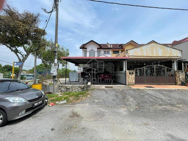 Corner Lot Tanah Besar Double Storey Puncak Alam 1