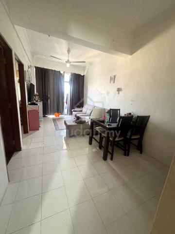 Ferringhi Mutiara Apartment 1