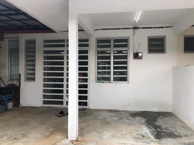 Teres Setingkat Jalan Bakawali, Bukit Sentosa 1