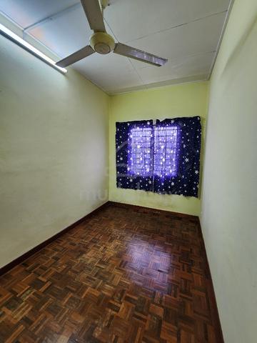 Middle Room For Rent @Pangsapuri Randa, Kota Kemuning, Shah Alam 1