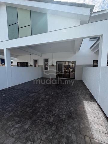 Rumah Teres Dua Tingkat (Freehold) di Tanjung Minyak, Melaka 1
