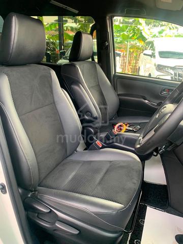 2021 Toyota VOXY 2.0 ZS KIRAMEKI III (A) - 4