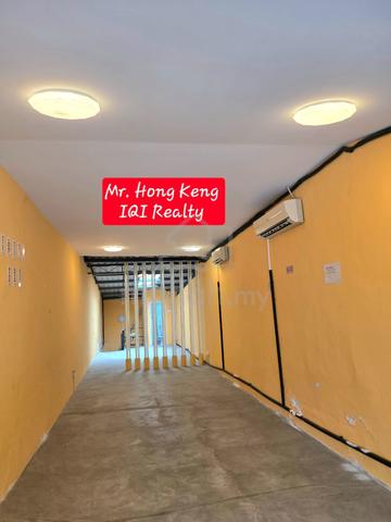 Prime Location Double Storey Shoplot for RENT at Chulia Street, Penang 1