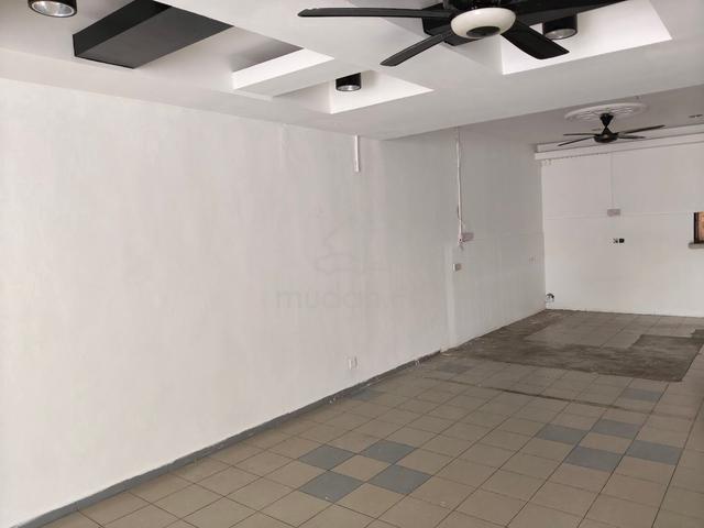 FACING Main ROAD, Ground Floor Shop Lot, RENOVATED ~ Melaka Town 1