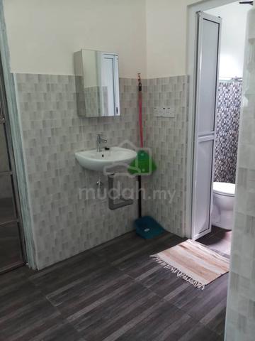 ROOM FOR RENT with exterior bathroom😊Female ...FULLY FURNISHED 3