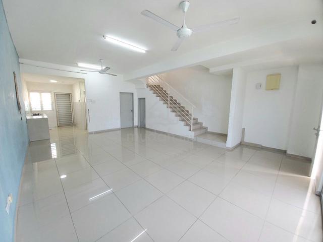 END LOT Teres 2 Tingkat AZALEA Taman Putra Sungai Buloh 1